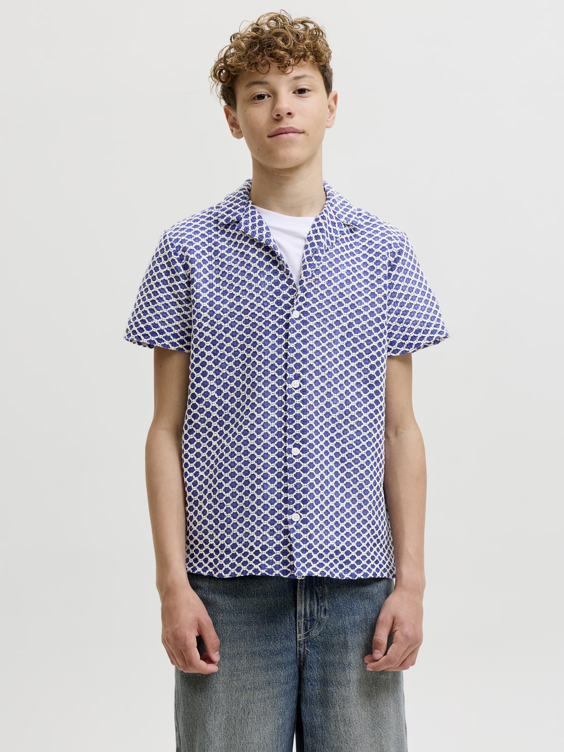 model_shot-front